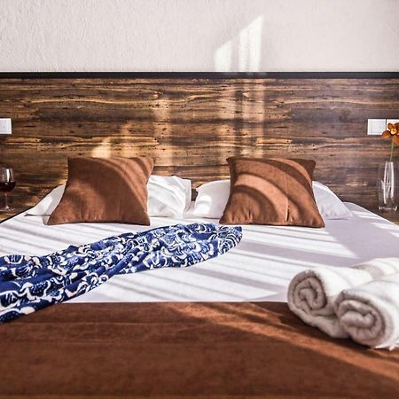 Marmaris Hotell Skadovsʼk Exteriör bild