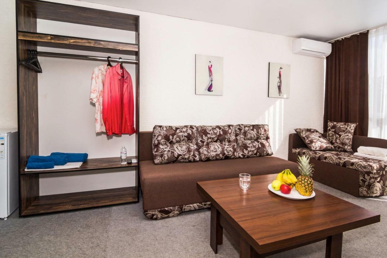 Marmaris Hotell Skadovsʼk Exteriör bild