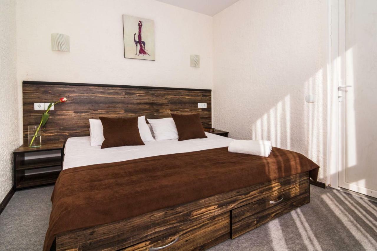 Marmaris Hotell Skadovsʼk Exteriör bild