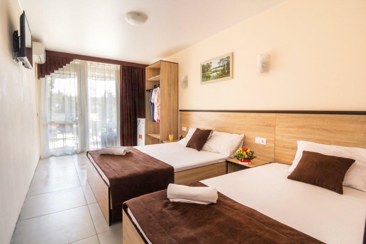 Marmaris Hotell Skadovsʼk Exteriör bild