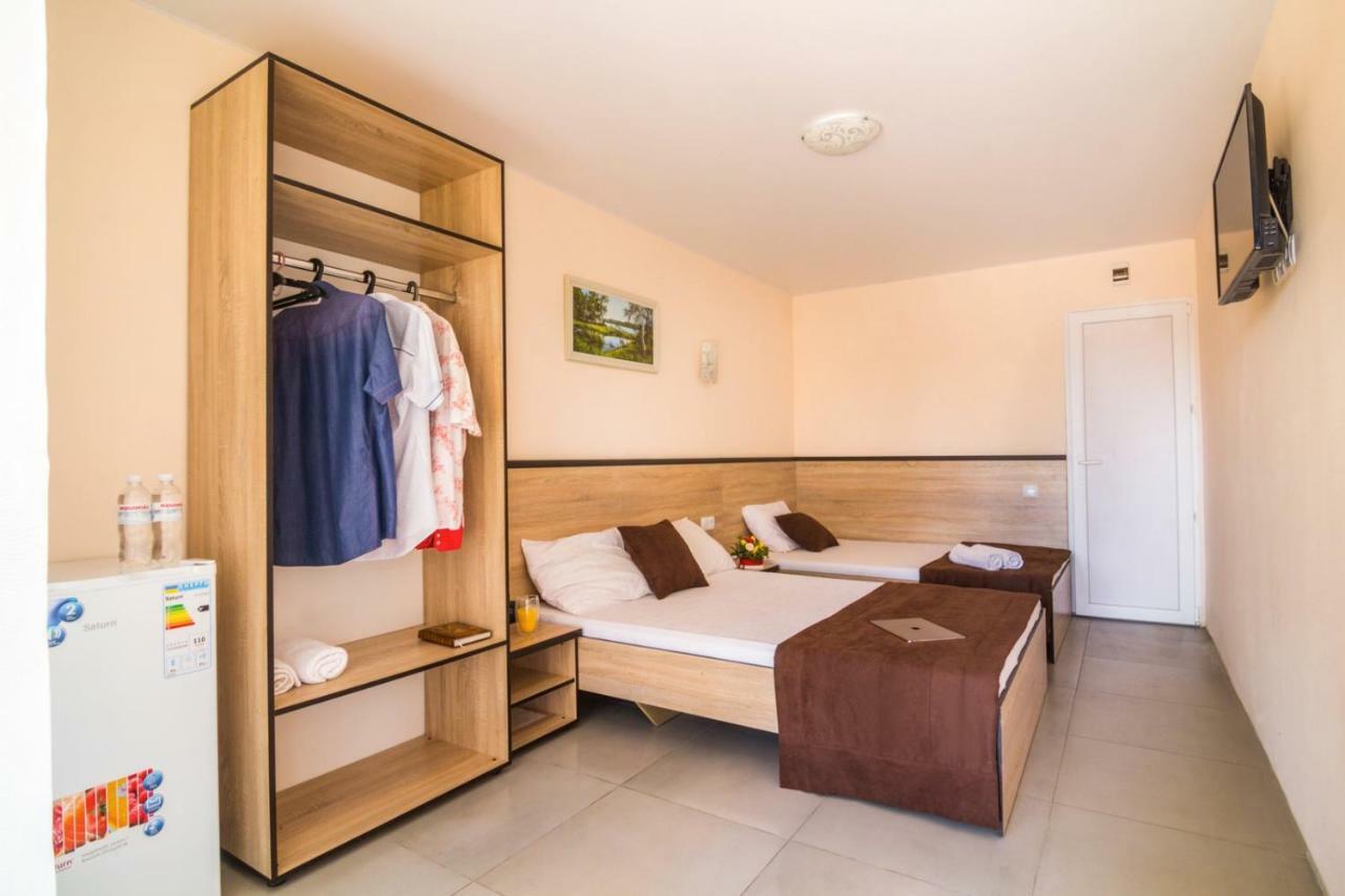 Marmaris Hotell Skadovsʼk Exteriör bild