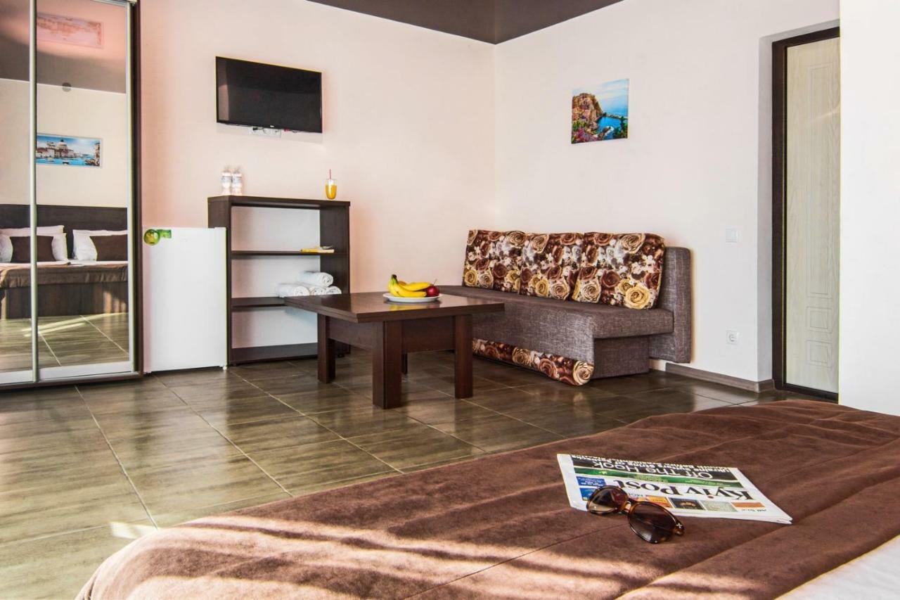 Marmaris Hotell Skadovsʼk Exteriör bild