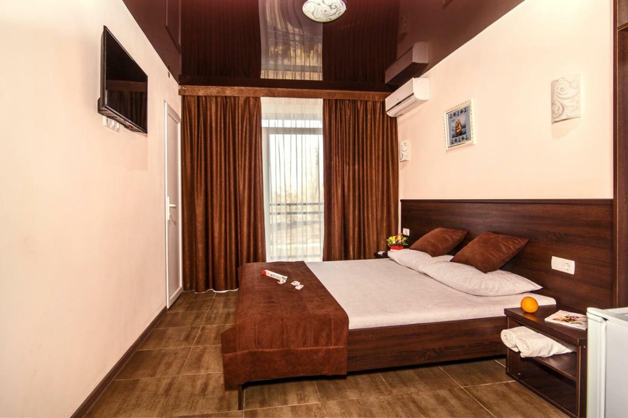 Marmaris Hotell Skadovsʼk Exteriör bild